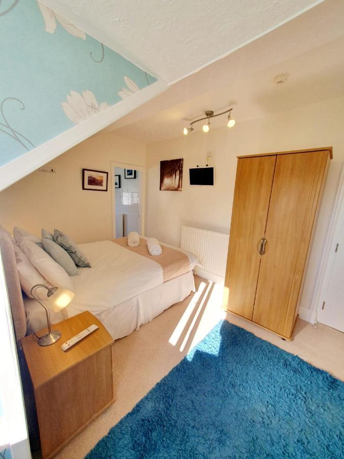 Cleave Court Guest house *