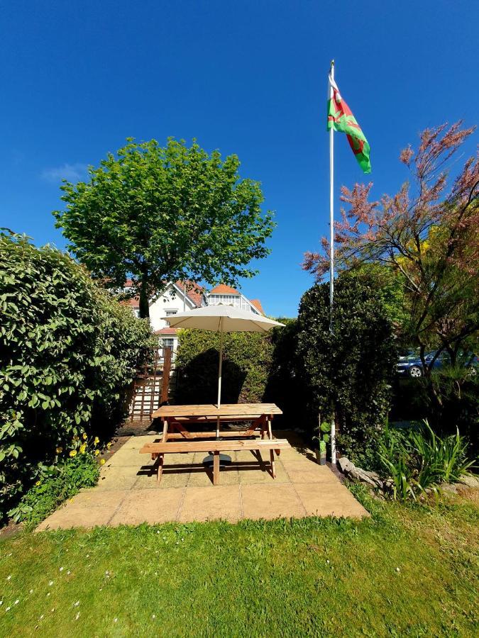 Guest house Cleave Court