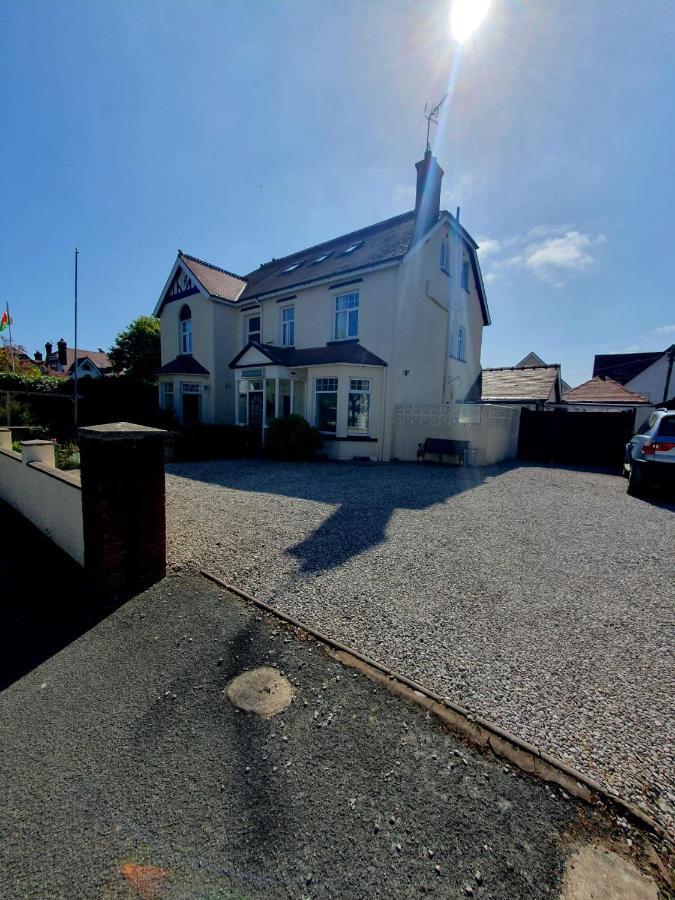 Guest house Cleave Court